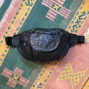 Vintage Leather Fanny Back - Black